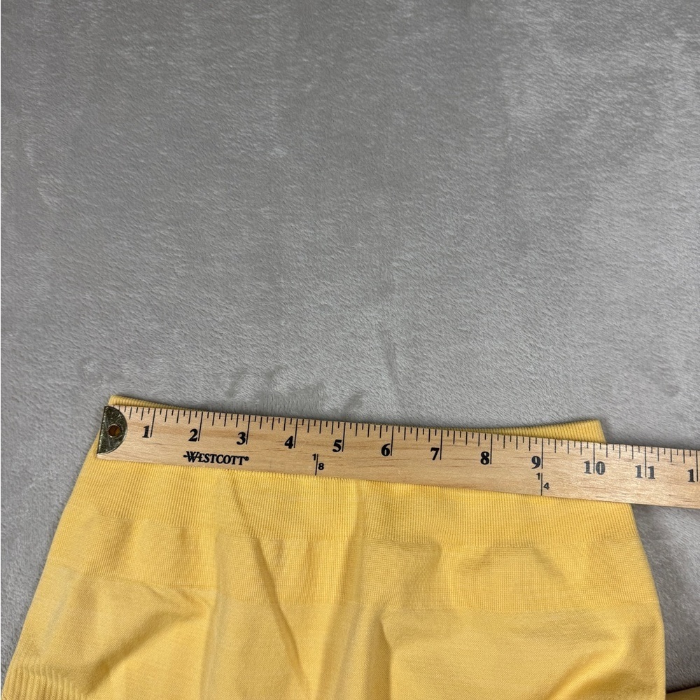 Alphalete Butter Yellow Surge Athletic Gym Leggings Size Medium - Picture 7 of 15